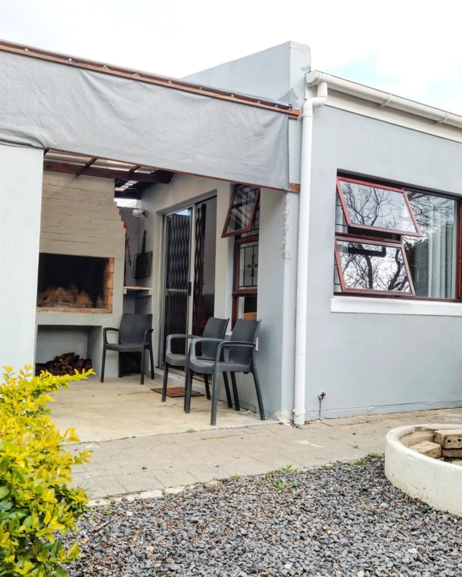 2 Bedroom Property for Sale in Pine Acres Western Cape